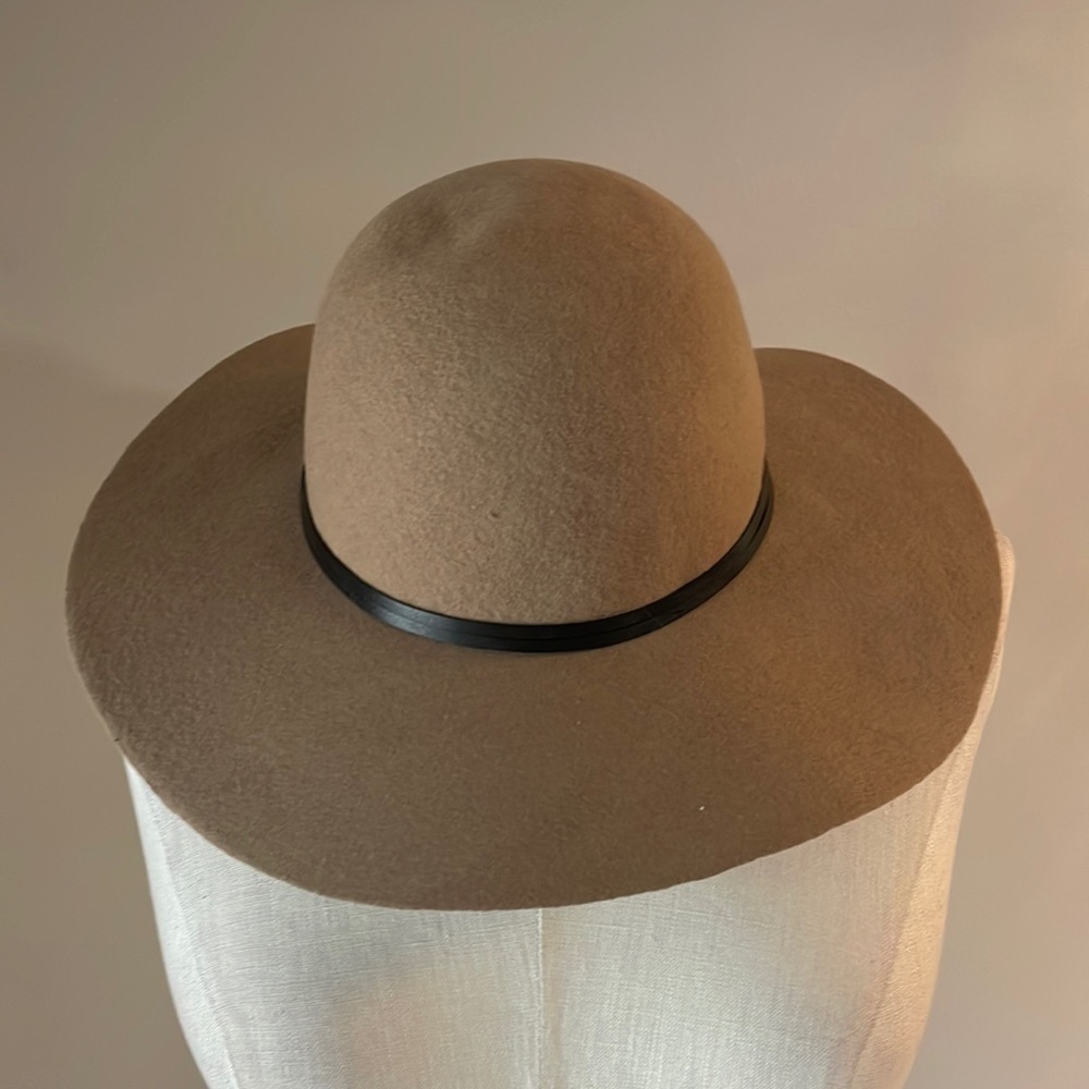 Women’s 100% wool laine wide brim hat western safari taupe with brown band NWOT
